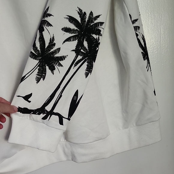 SHEIN White and Black Beach Scene Graphic French Terry Style Sweatshirt NWOT - Picture 9 of 9